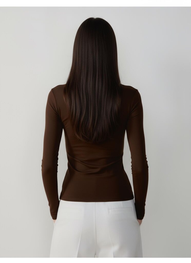 WeShop AI Pose Generator – Back view of a model generated using AI Pose.