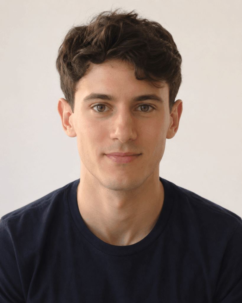 世界杯5 – WeShop AI Blog Single-person portrait used as the original reference photo for multiple World Cup AI image styles.