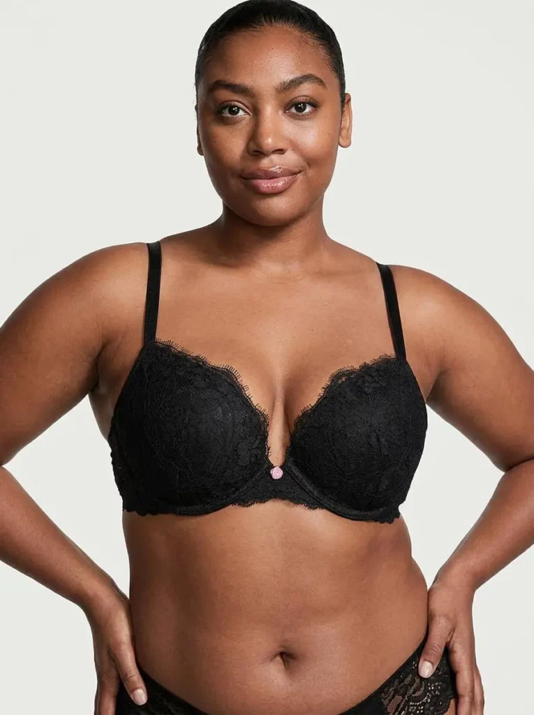 lv – WeShop AI Blog AI-generated plus-size model wearing the black lace bra for fit comparison.